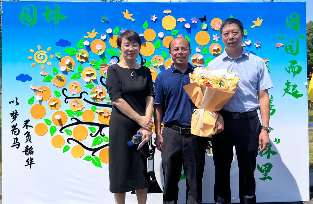 9月9日,院长徐光辉,副书记李文莉,党委书记洪昀,副院长李叔君在工会和