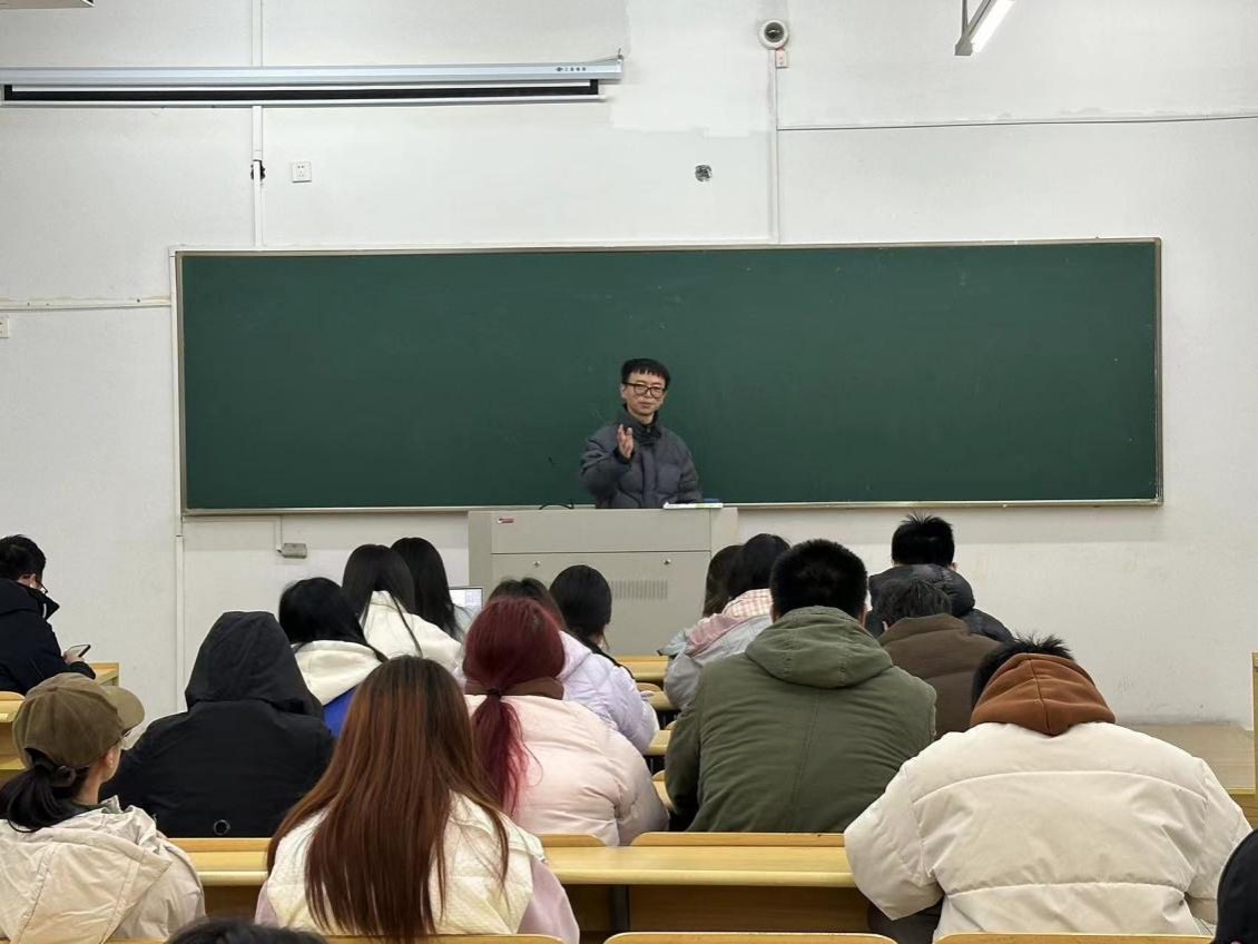 大学生开班会照片图片